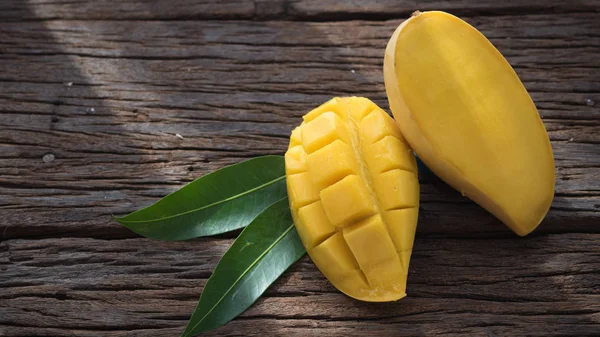 Mango meyve eski ahşap tablo