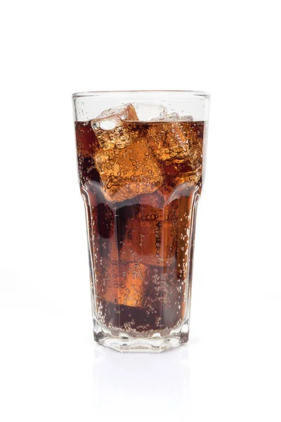 Fullt Glas Cola Isolerad Vit Bakgrund — Stockfoto