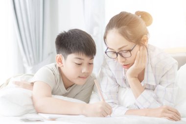 kardeş kardeş ödev yazmak için yardım