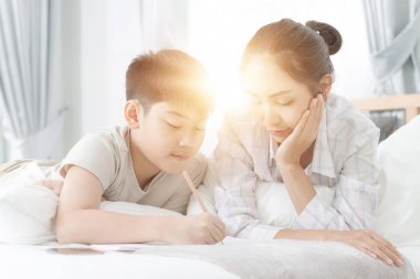 kardeş kardeş ödev yazmak için yardım