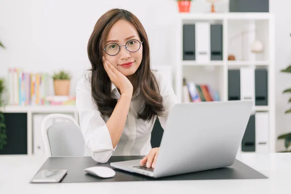 Jeune Femme Asiatique Travailler Maison Jeune Entreprise Démarrage Vendeur Ligne — Photo