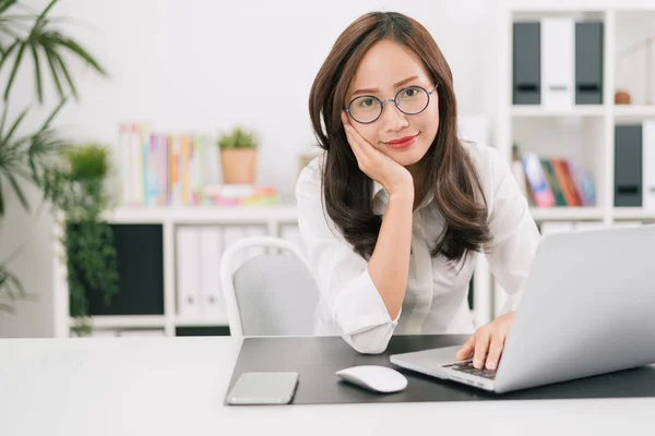 Jeune Femme Asiatique Travailler Maison Jeune Entreprise Démarrage Vendeur Ligne — Photo