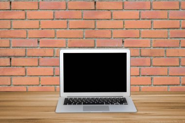 Ahşap masa üstü ile hafif bokeh.