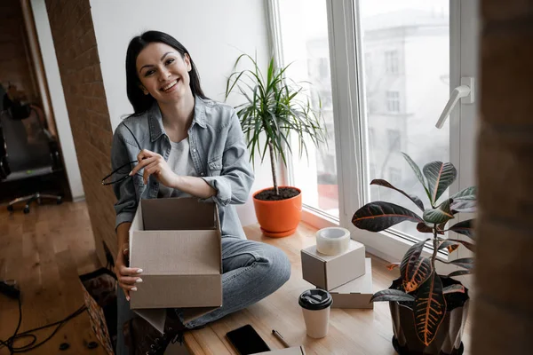 Empresária Mulher Profissional Jovem Proprietário Pequenas Empresas Vendendo Online Site — Fotografia de Stock