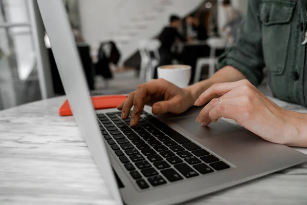 Hands Business Woman Laptop Computer Keyboard Freelancer Entrepreneur Work Cowering — Stock Photo, Image