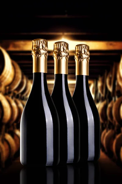 Champagne su sfondo nero — Foto Stock