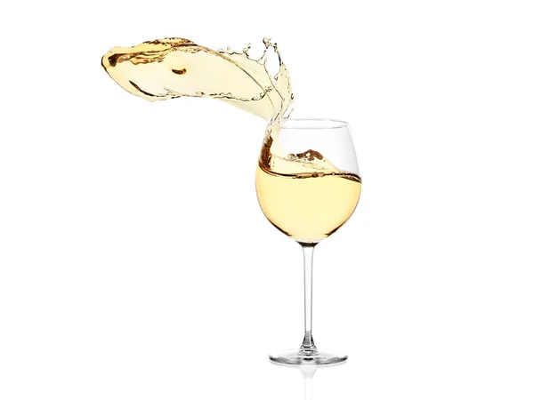 Vino bianco su sfondo bianco — Foto Stock