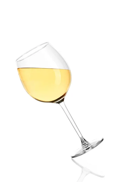 Vino bianco su sfondo bianco — Foto Stock