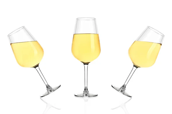 Vino bianco su sfondo bianco — Foto Stock