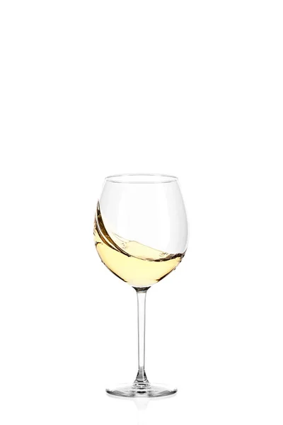 Vino blanco sobre fondo blanco — Foto de Stock