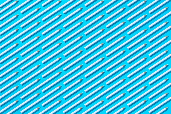 Bleistifte auf blauem Hintergrund — Stockfoto