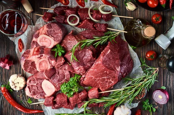 Various Fresh Meat Shin Steaks Piece Tenderloin Slicing Fresh Steaks — Stock Photo, Image