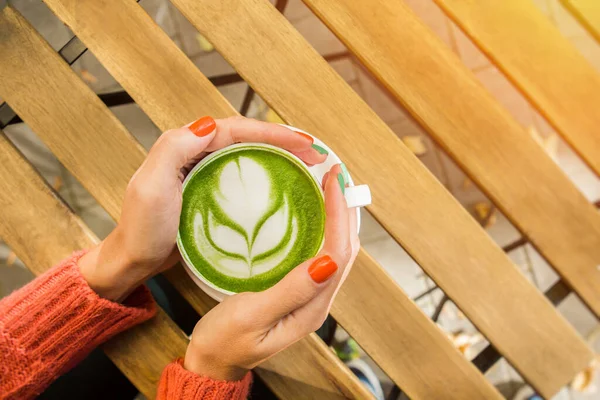 Tasses de thé vert matcha Image En Vente