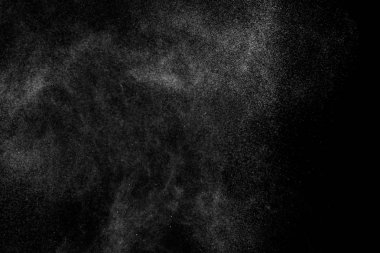 Siyah arkaplanda soyut su sıçramaları.