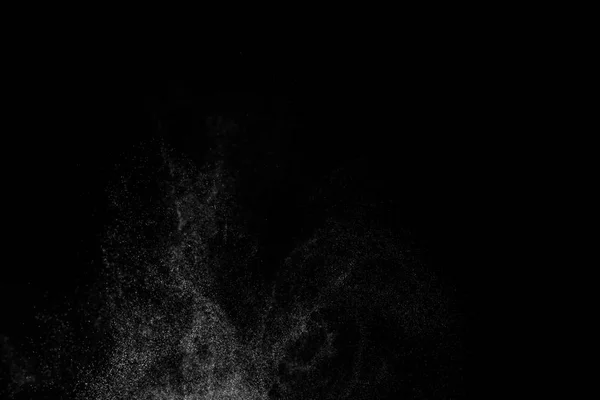 黒い背景の上の水の抽象的な飛沫. — ストック写真