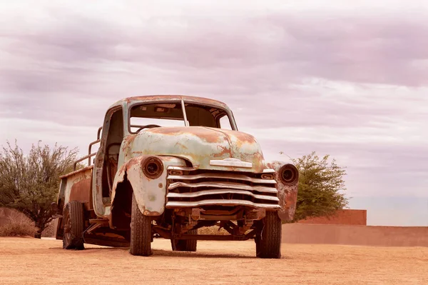 Verlassenes, altes Auto aus Solitaire, Namibia — Stockfoto