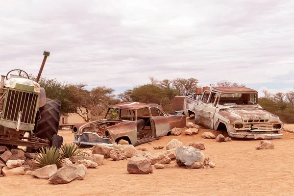Opuszczone stare samochody w Solitaire, Namibia — Zdjęcie stockowe