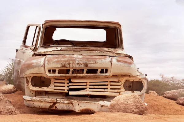 Opuštěné staré auto ze Solitaire v Namibii — Stock fotografie