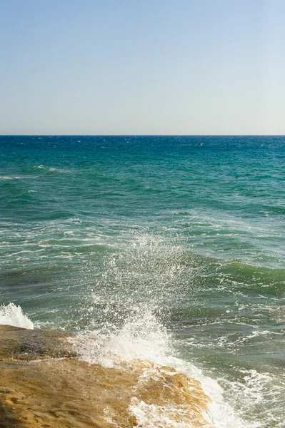 Mar Mediterrâneo perto de Limassol, área de Amathus — Fotografia de Stock