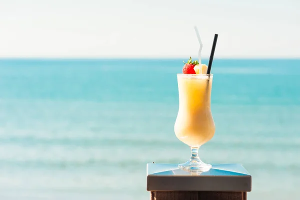 Pina Colada bardak. Beach Bar