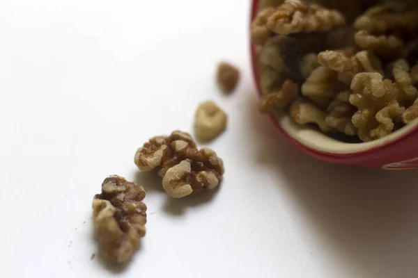 Sulu ve sağlıklı ceviz bir şeyler atıştırmak için ideal 