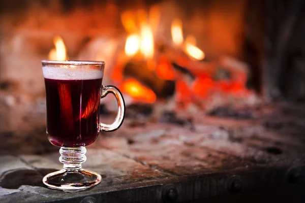 Hot Mulled Wine Glass Background Burning Fireplace Christmas Winter Warming — Stock Photo, Image