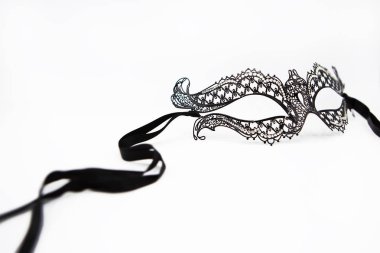 Karnaval maskesi beyaz arkaplanda izole