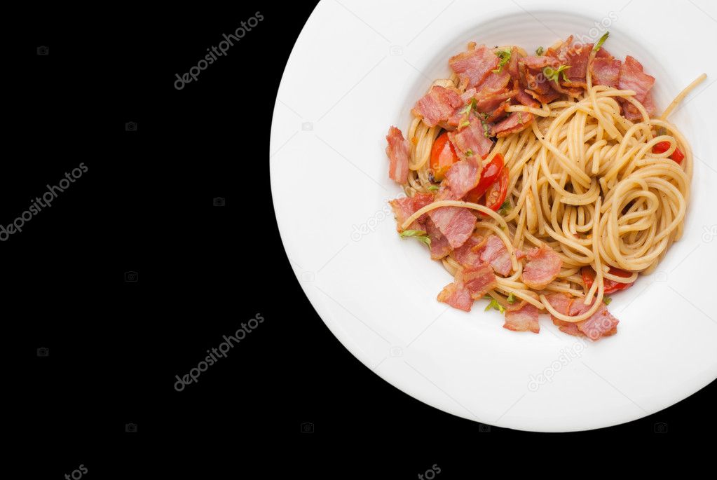 Spaghetti with dried chilli ,bacon and garlic.Spaghetti spicy