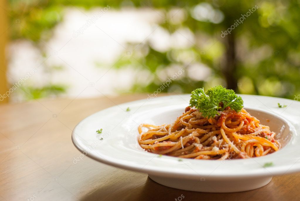spaghetti pasta with tomato sauce and Parsley