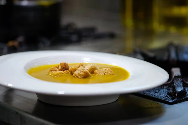 Sopa Abóbora Com Croutons Caseiro Saudável Cozinha — Fotografia de Stock