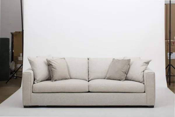 椅子のフルサイズ,リクライニングソファリクライニングとチェイスラウンジ魅力的な見事な断面のソファ,ホワイト2人のシーターソファ-ホワイト2人のシーターソファ — ストック写真
