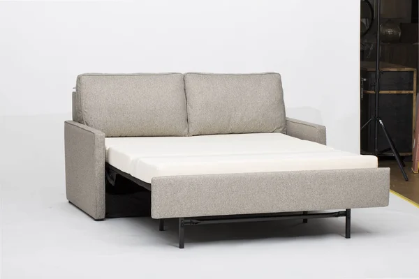 Divano letto trasformabile Bianco, Divano letto componibile Flex Loveseat Sleeper, Divano letto a due piazze Flex Sleeper Luonto Furniture — Foto Stock