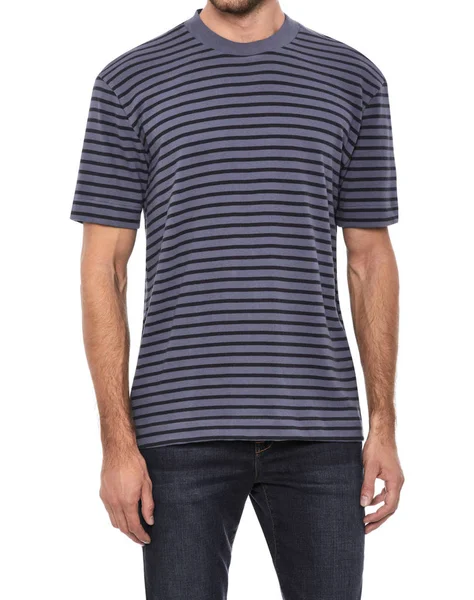 Lässiges blaues Herren-T-Shirt mit horizontalen Linien gepaart mit dunkelblauer Jeans mit weißem Hintergrund — Stockfoto