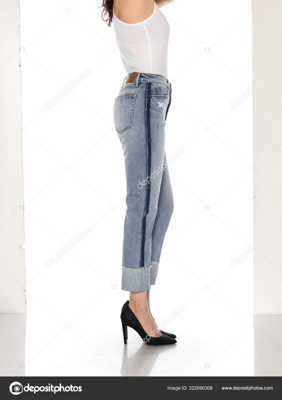 women's light blue jeans