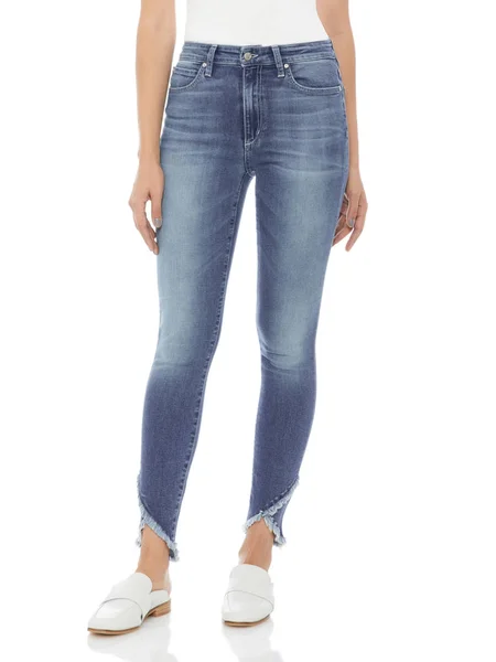 Falte & Clips schlanke hellblaue Jeans für Frauen — Stockfoto