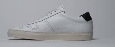 Beyaz zeminli beyaz erkekler için günlük beyaz spor ayakkabılar beyaz zeminli erkekler için günlük beyaz spor ayakkabılar.