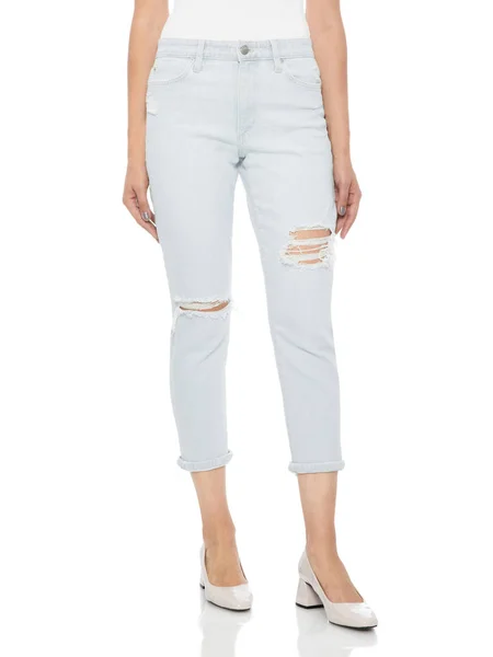 Casual zomer broek vrouwen hoge taille broek voor vrouwen, vrouw in strakke jeans en hakken, witte achtergrond — Stockfoto
