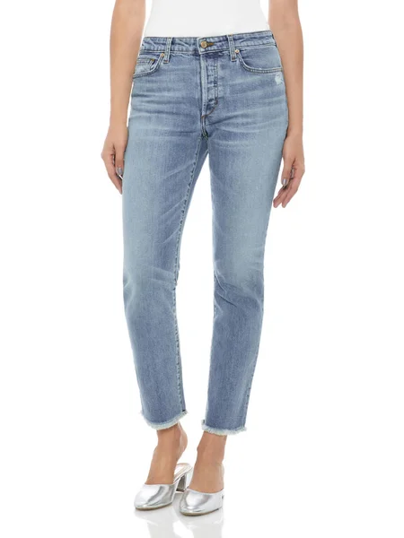 Falte & Clips schlanke hellblaue Jeans für Frauen, doppelte schwarze Jeans - verblassungsresistent diese Midrise Jeans, superschlank umarmt jede Körperkontur, von der Hüfte bis zum Saum Jeans — Stockfoto