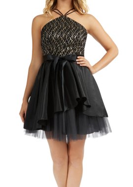 Siyah alt sınıflar kolsuz çiçekli etek, iki yular dantelli etek ve örgü etek.