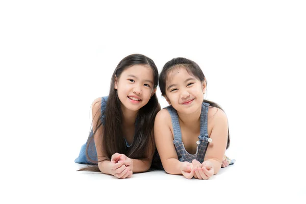 Retrato Feliz Pouco Bonito Menina Asiática Sorrindo Isolado Sobre Fundo — Fotografia de Stock