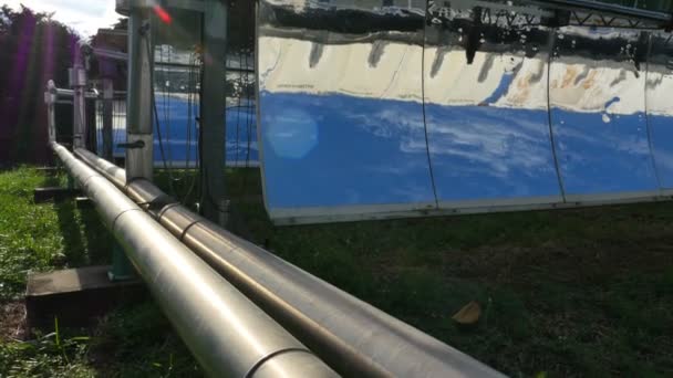 4K de paysages de campagne avec des centrales solaires, plan incliné 