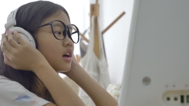 Attractive Asian Girl Listening Music Headphone Room — Stock Video