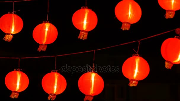 中国纸灯笼在晚上装饰为中国新年庆祝 — 图库视频影像