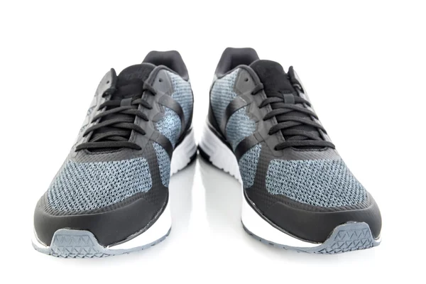 Παπούτσια για τρέξιμο, απομονώνονται σε λευκό φόντο — Φωτογραφία Αρχείου
