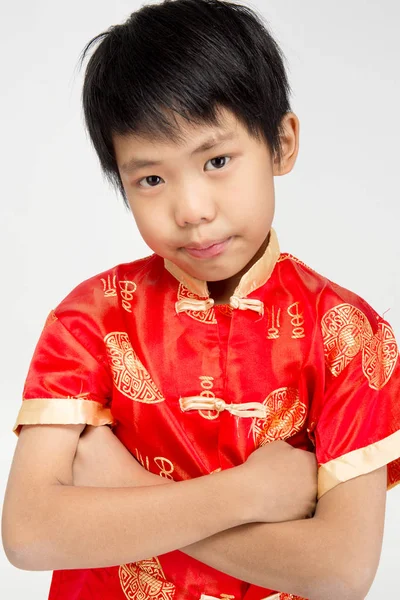 Pouco asiático bonito menino em chinês traje — Fotografia de Stock