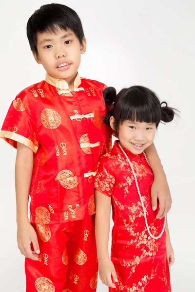 Pouco asiático bonito criança em chinês traje — Fotografia de Stock