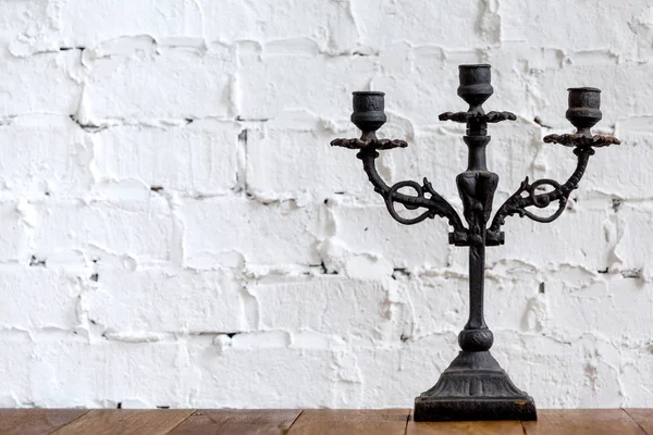 装飾的な要素の部屋に立っている美しいローソク足 — ストック写真