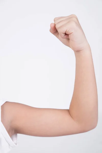 Arm gebogen in de elleboog van een Aziatisch meisje tegen — Stockfoto