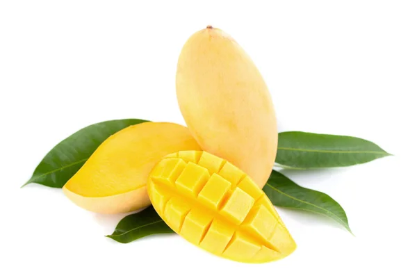 Фрукти манго ізольовані на білому тлі  . — стокове фото