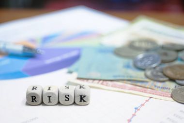 Risk ahşap zar